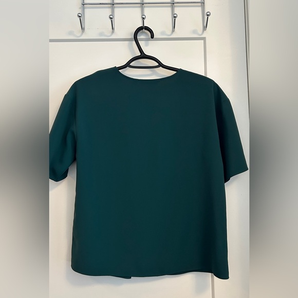 Uniqlo Top - Picture 3 of 4